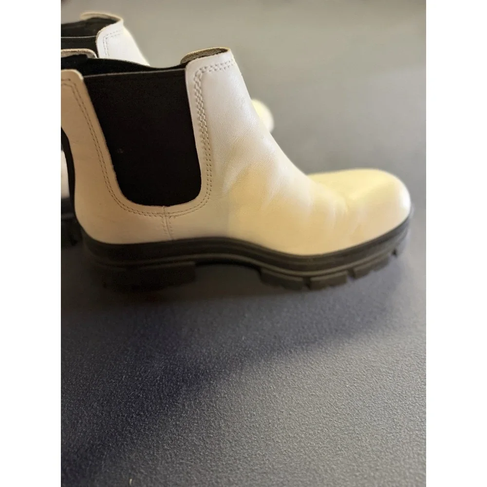 UGG Ashton Chelsea Waterproof Pull-on White Leather Women's Short Boots Sz 9